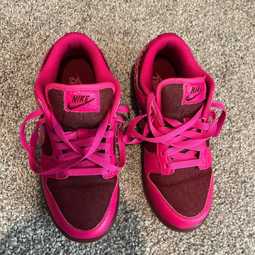 Woman’s Dunk low Valentine’s day